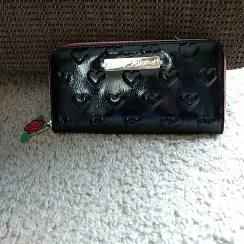 Betsey Johnson black wallet w hearts